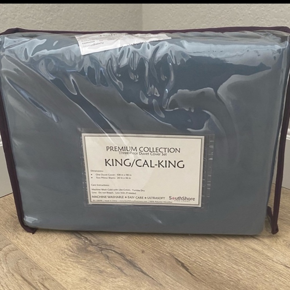 Brand New King 3 Piece Duvet set